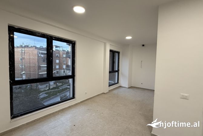 Ambient biznesi me qera 1+1 ne Tirane - 800 Euro