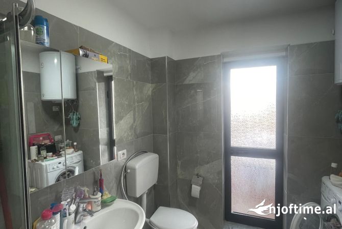 Shtepi ne shitje Apartament ne Tirane, 1+1, Mobilimi E mobiluar, Pagesa 93,149  Euro.