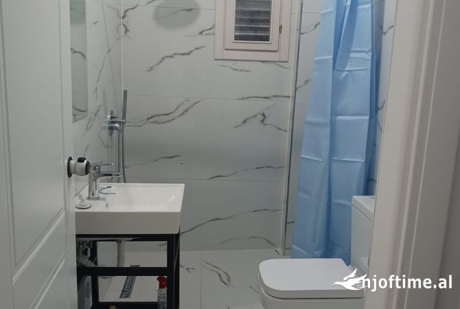 Shtepi me qera 1+1 ne Tirane - 432 Euro