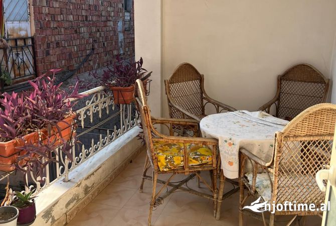 Shtepi me qera Apartament ne Tirane, 3+1, Mobilimi E mobiluar, Pagesa 501  Euro.