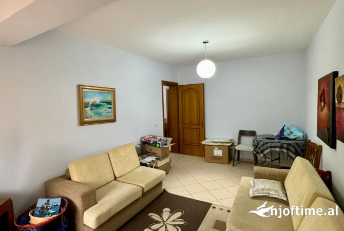 Shtepi ne shitje Apartament ne Tirane, 1+1, Mobilimi E mobiluar, Pagesa 86,994  Euro.