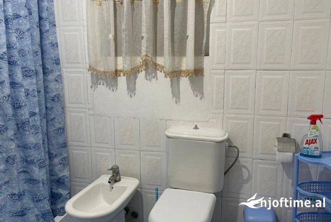 Shtepi me qera Apartament ne Tirane, 2+1, Mobilimi E mobiluar, Pagesa 399  Euro.