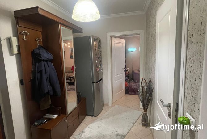 Shtepi ne shitje Apartament ne Tirane, 2+1, Mobilimi E mobiluar, Pagesa 94,999  Euro.
