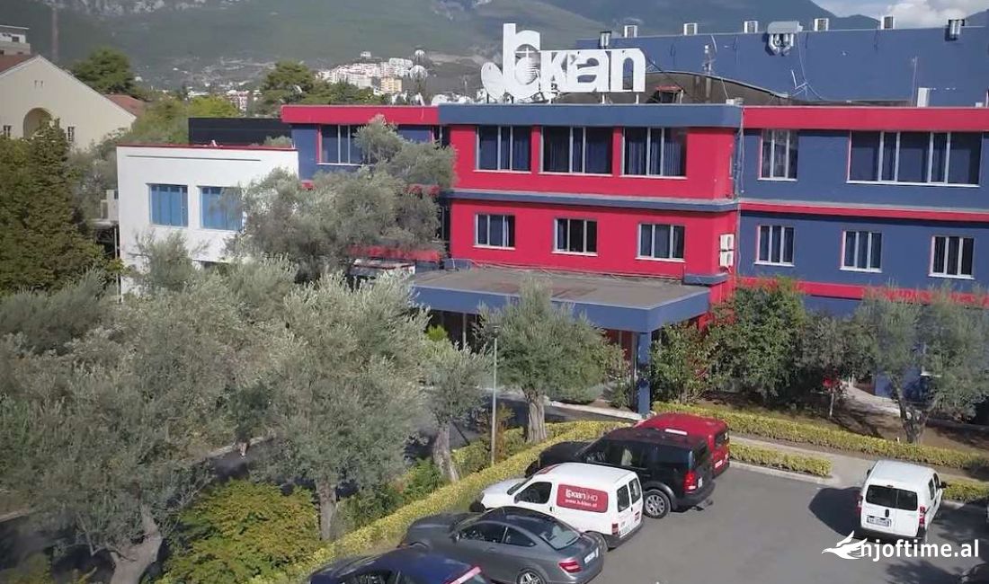 Shtepi ne shitje Apartament ne Tirane, 2+1, Mobilimi Pjeserisht e mobiluar, Pagesa 100,200  Euro.