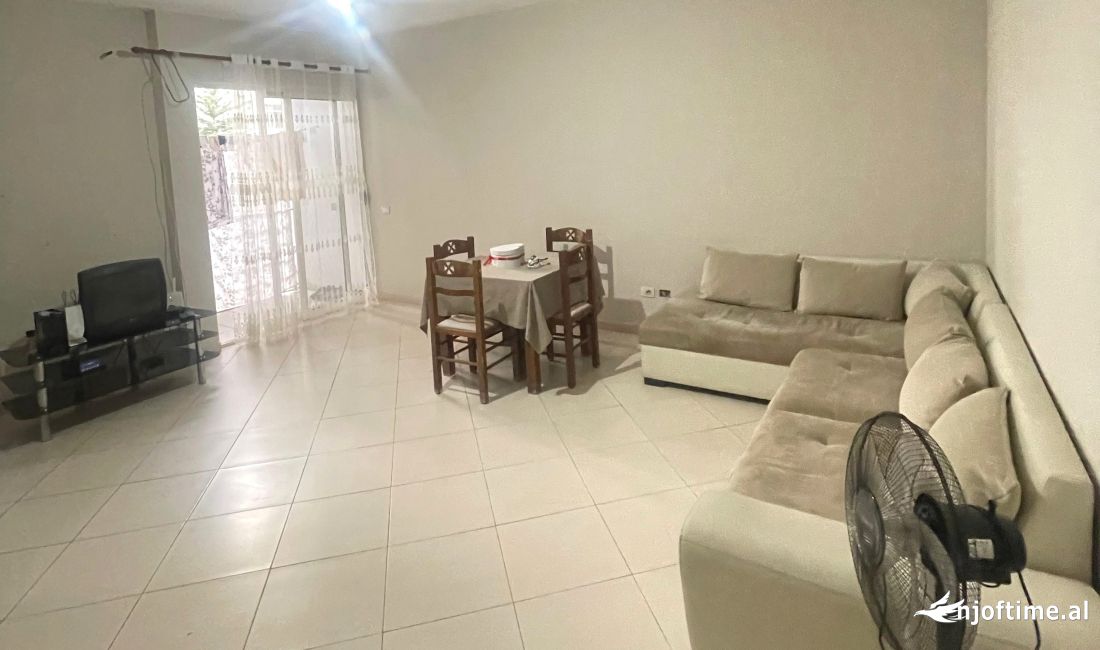 Shtepi ne shitje Apartament ne Tirane, 1+1, Mobilimi E mobiluar, Pagesa 84,900  Euro.