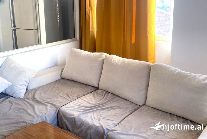 Shtepi me qera 1+1 ne Tirane - 451 Euro