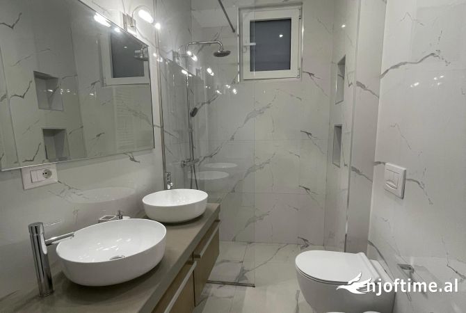 Shtepi me qera 2+1 ne Tirane - 751 Euro