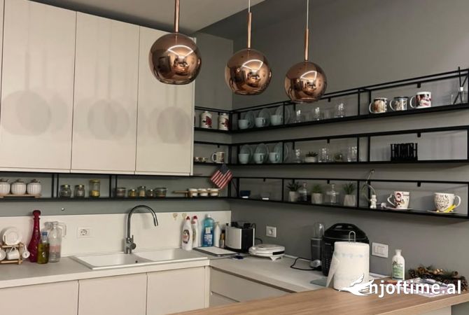 Shtepi me qera Apartament ne Tirane, 2+1, Mobilimi E mobiluar, Pagesa 598  Euro.