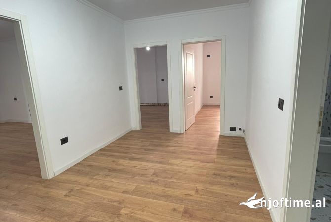 Shtepi ne shitje Apartament ne Tirane, 2+1, Mobilimi Bosh, pa mobiluar, Pagesa 159,874  Euro.