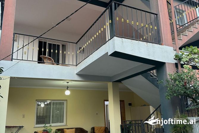 Shtepi me qera Shtepi Private ne Tirane, 2+1, Mobilimi E mobiluar, Pagesa 389  Euro.