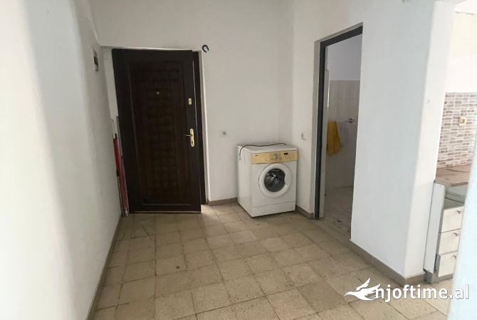 Shtepi ne shitje Duplex(shtepi me 2 kate) ne Tirane, 2+1, Mobilimi Bosh, pa mobiluar, Pagesa 79,999  Euro.