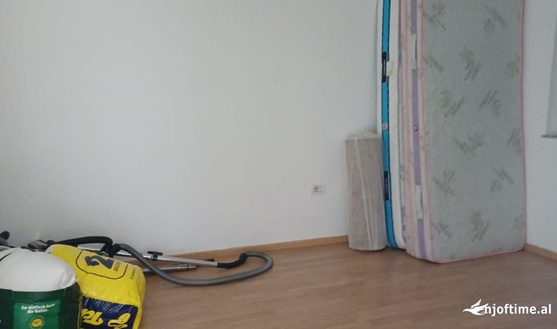 Shtepi ne shitje Apartament ne Tirane, 2+1, Mobilimi Pjeserisht e mobiluar, Pagesa 114,982  Euro.