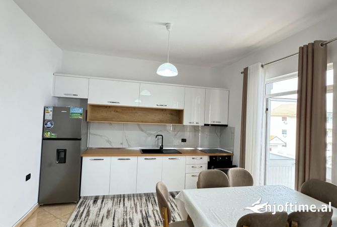 Shtepi me qera Apartament ne Tirane, 1+1, Mobilimi E mobiluar, Pagesa 499  Euro.