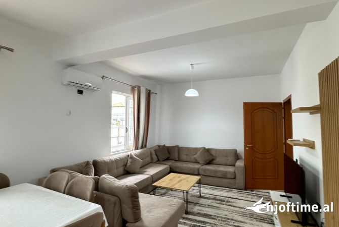 Shtepi me qera Apartament ne Tirane, 1+1, Mobilimi E mobiluar, Pagesa 499  Euro.
