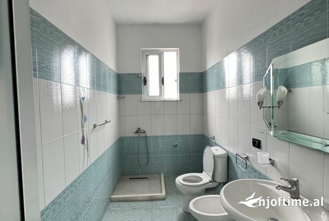 Shtepi me qera Apartament ne Tirane, 1+1, Mobilimi E mobiluar, Pagesa 499  Euro.