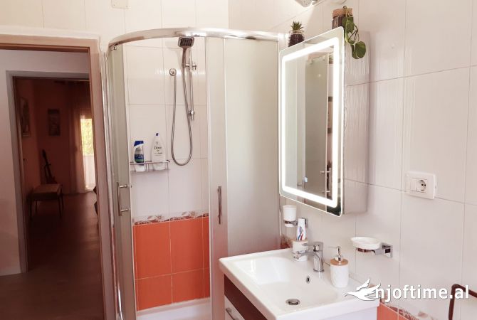 Shtepi me qera Apartament ne Tirane, 2+1, Mobilimi E mobiluar, Pagesa 701  Euro.