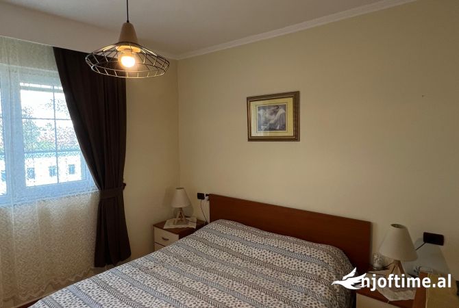 Shtepi ne shitje Apartament ne Tirane, 3+1, Mobilimi E mobiluar, Pagesa 269,754  Euro.