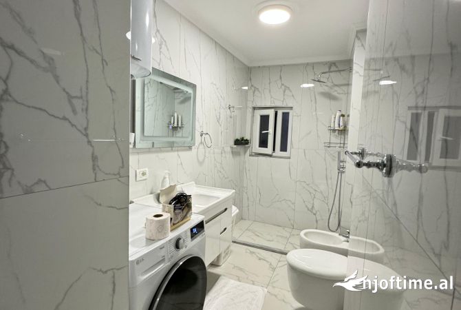 Shtepi me qera Apartament ne Tirane, 1+1, Mobilimi E mobiluar, Pagesa 494  Euro.