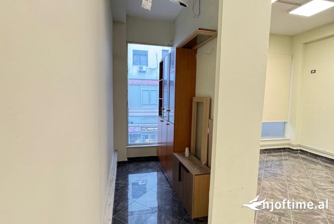 Ambient biznesi me qera 1+1 ne Tirane - 547 Euro