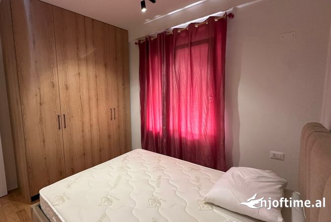 Shtepi me qera Apartament ne Tirane, 1+1, Mobilimi E mobiluar, Pagesa 542  Euro.