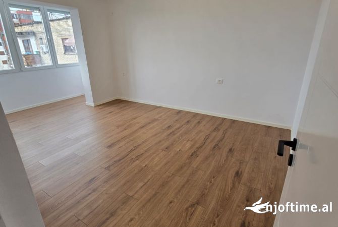 Shtepi ne shitje Apartament ne Tirane, 1+1, Mobilimi E mobiluar, Pagesa 78,999  Euro.