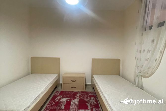 Shtepi ne shitje Apartament ne Tirane, 2+1, Mobilimi E mobiluar, Pagesa 112,111  Euro.