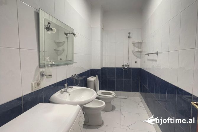 Shtepi ne shitje Apartament ne Tirane, 2+1, Mobilimi E mobiluar, Pagesa 112,111  Euro.