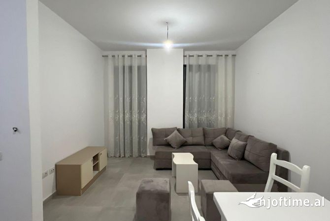 Shtepi me qera 1+1 ne Tirane - 502 Euro