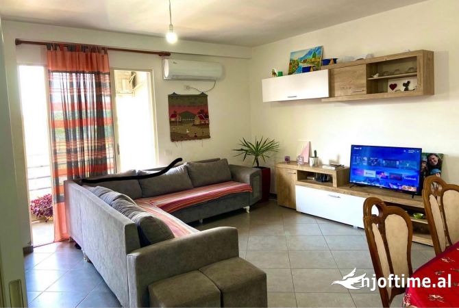 Shtepi me qera Apartament ne Tirane, 2+1, Mobilimi E mobiluar, Pagesa 429  Euro.