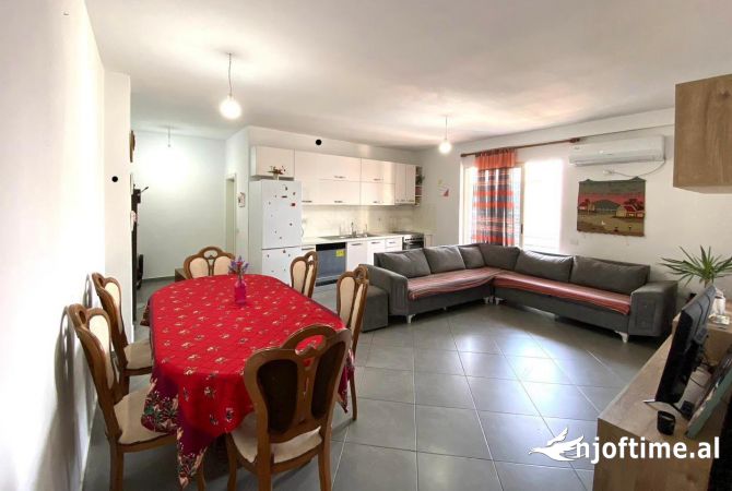 Shtepi me qera Apartament ne Tirane, 2+1, Mobilimi E mobiluar, Pagesa 429  Euro.