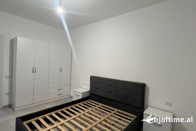 Shtepi me qera Apartament ne Tirane, 1+1, Mobilimi E mobiluar, Pagesa 489  Euro.