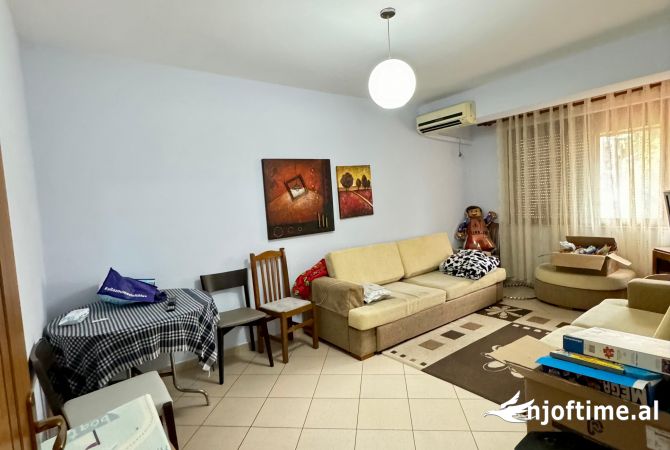 Shtepi ne shitje Apartament ne Tirane, 1+1, Mobilimi E mobiluar, Pagesa 84,998  Euro.
