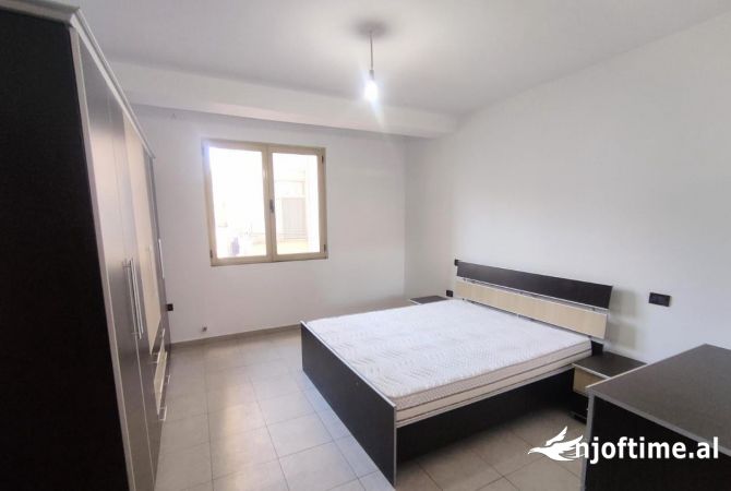 Shtepi ne shitje Apartament ne Tirane, 2+1, Mobilimi E mobiluar, Pagesa 94,383  Euro.