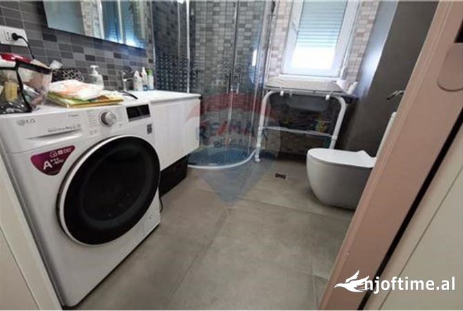 Shtepi ne shitje Apartament ne Tirane, 1+1, Mobilimi Bosh, pa mobiluar, Pagesa 166,300  Euro.