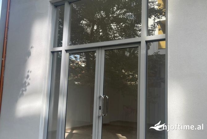 Ambient biznesi ne shitje 1+1 ne Tirane - 99,000 Euro