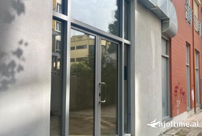 Ambient biznesi ne shitje 1+1 ne Tirane - 99,000 Euro