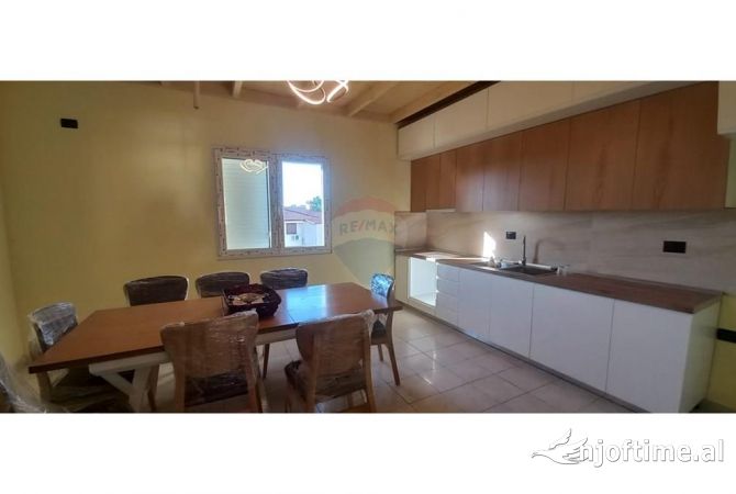 Shtepi me qera 2+1 ne Tirane - 650 Euro