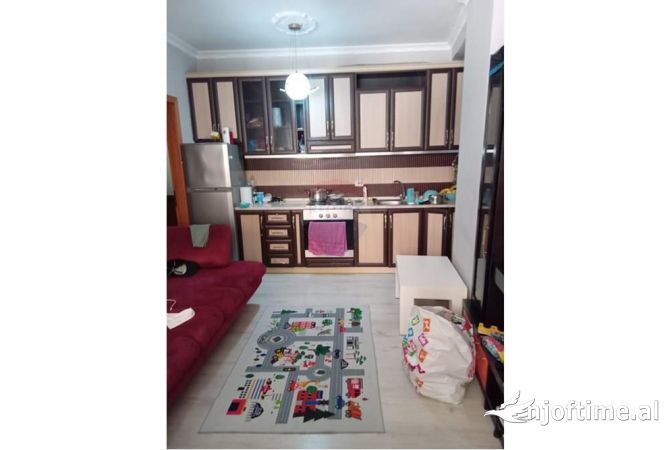 Shtepi me qera 1+1 ne Tirane - 400 Euro