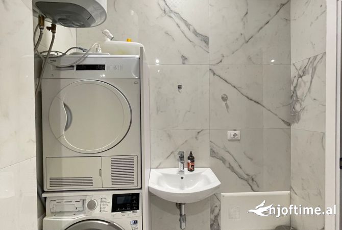 Shtepi me qera 2+1 ne Tirane - 1,200 Euro