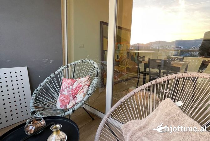 Shtepi me qera Apartament ne Tirane, 2+1, Mobilimi E mobiluar, Pagesa 1,200  Euro.