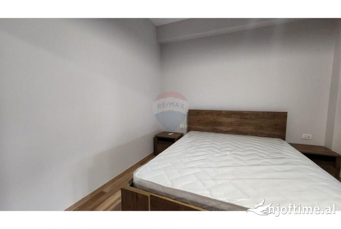Shtepi me qera Apartament ne Tirane, 2+1, Mobilimi E mobiluar, Pagesa 800  Euro.