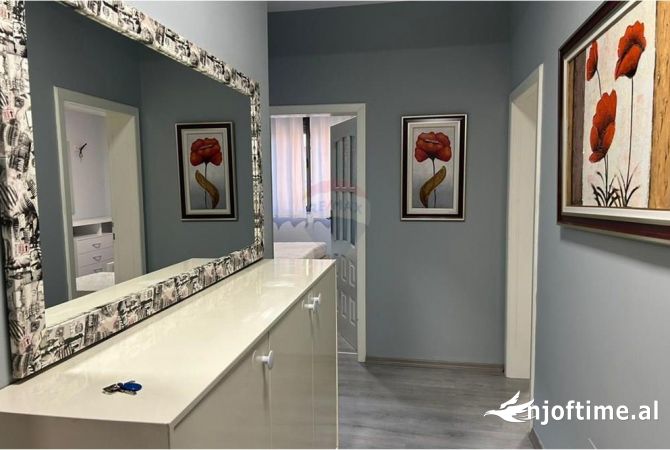 Shtepi me qera Apartament ne Tirane, 2+1, Mobilimi E mobiluar, Pagesa 700  Euro.