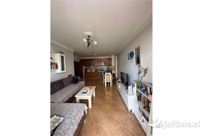 Shtepi me qera Apartament ne Tirane, 2+1, Mobilimi E mobiluar, Pagesa 700  Euro.