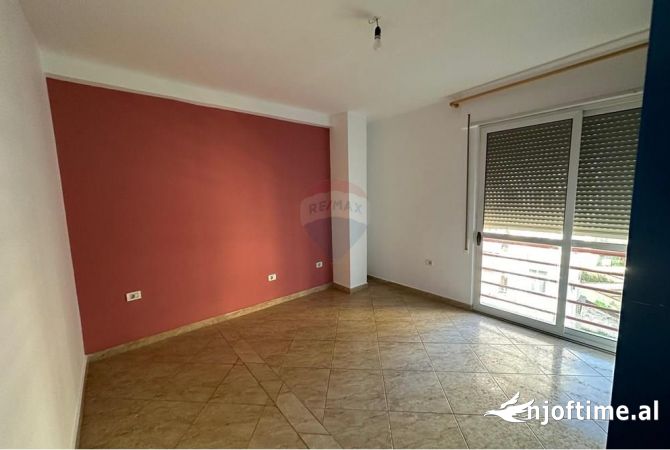 Shtepi me qera 2+1 ne Tirane - 550 Euro