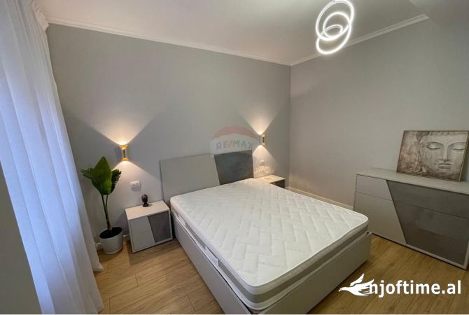 Shtepi ne shitje Apartament ne Tirane, 1+1, Mobilimi E mobiluar, Pagesa 118,000  Euro.