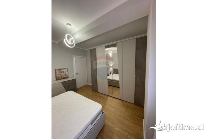 Shtepi ne shitje Apartament ne Tirane, 1+1, Mobilimi E mobiluar, Pagesa 118,000  Euro.