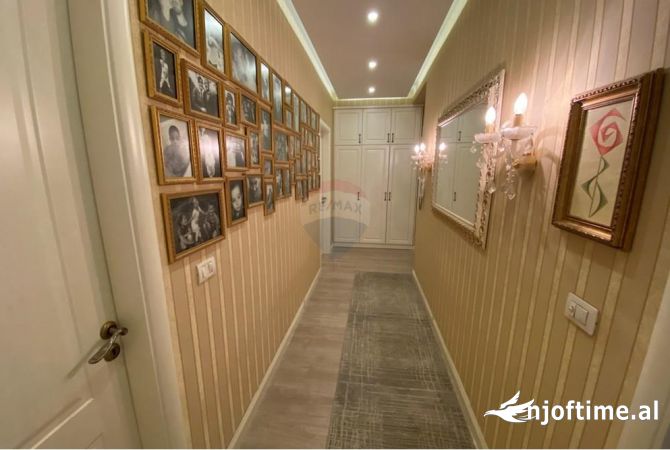 Shtepi ne shitje Apartament ne Tirane, 2+1, Mobilimi E mobiluar, Pagesa 155,000  Euro.