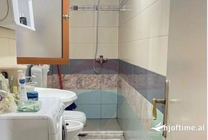 Shtepi me qera Apartament ne Tirane, 1+1, Mobilimi E mobiluar, Pagesa 400  Euro.