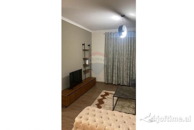 Shtepi me qera 1+1 ne Tirane - 700 Euro