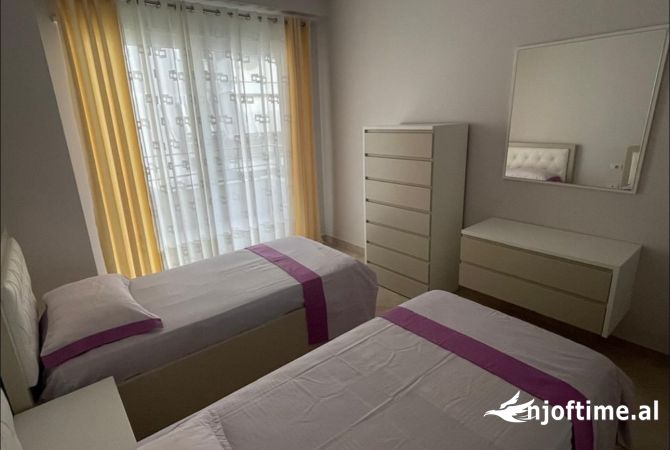 Shtepi me qera Apartament ne Tirane, 2+1, Mobilimi E mobiluar, Pagesa 750  Euro.